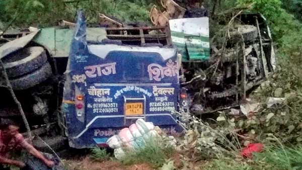 Uttarakhand: 25 dead as bus carrying 28 pilgrims on way to Yamunotri falls into gorge