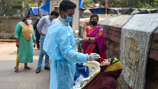 India logs 3,712 new Covid-19 cases, nearly 1,000 more infections compared to yesterday's tally