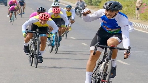 Tailor's son Adil Altaf wins Jammu & Kashmir’s first cycling gold