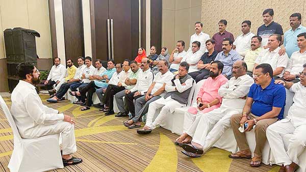 Maharashtra Deputy Speaker likely to send disqualification notices to 16 rebel MLAs