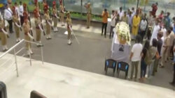 Watch: Gun salute accorded to singer KK at Rabindra Sadan in Kolkata