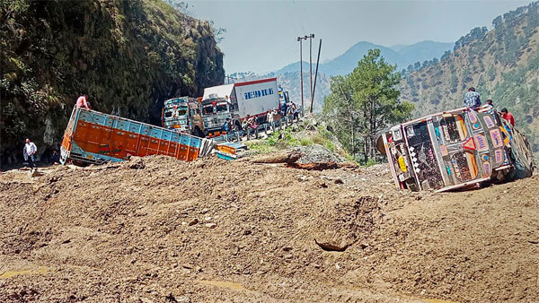 Highway in J&K remains closed for traffic