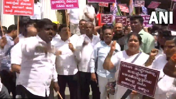 Karnataka Congress workers raise slogans, protest over questioning of Rahul Gandhi by ED