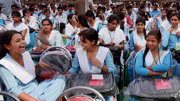 To cut costs, Andhra Pradesh government drops laptops for tabs for students