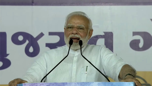 PM Modi lays foundation stone of projects worth Rs 3,050 cr in Gujarat