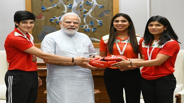 PM meets women boxers who won medals at World Championship