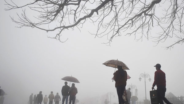 Delhi weather update: IMD predicts light to moderate rain likely today