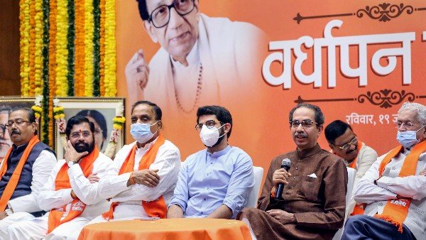 Shiv Sena MLAs gather outside Sena Bhavan in show of strength; BJP on ‘wait and watch’ mode