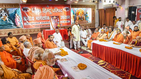 Prophet remarks row: VHP calls for mass recitation of Hanuman Chalisa in Delhi temples today