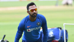 Warwickshire sign Krunal Pandya for Royal London Cup One Day campaign