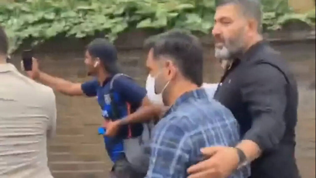 Watch: Fans chase Dhoni, take running selfies with him in London