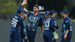 Reece Topley strikes as England thrash South Africa in 2nd ODI