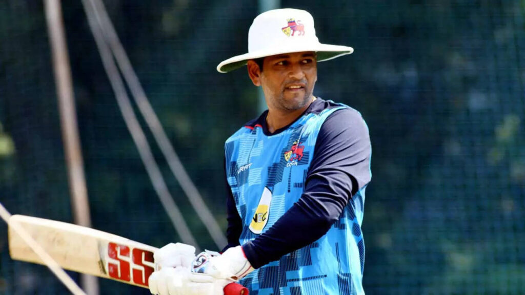 Amol Muzumdar to continue as Mumbai coach this season