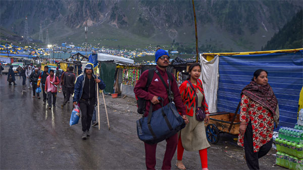 11th batch of over 6,000 pilgrims leave Jammu for Amarnath cave shrine