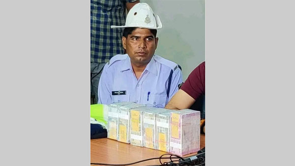 When a cop found unclaimed Rs 45 lakh in a bag, he picked honesty