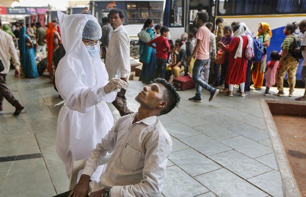 India records another rise in daily Covid cases with 18,930 new infections