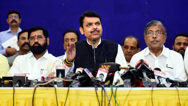 Five former Maharashtra chief ministers including Fadnavis accepted junior roles