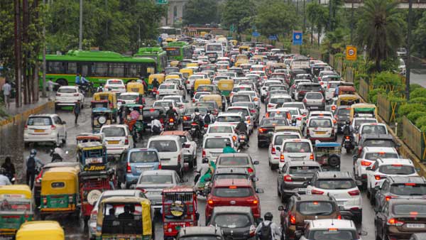 Mumbai rains: Traffic hit, several low-lying areas in city flooded