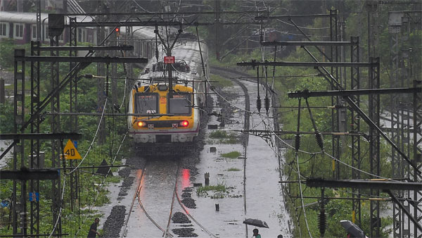 Mumbai rains: No respite from heavy showers; local trains delayed