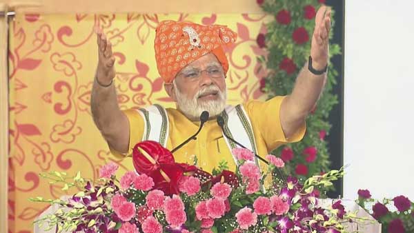 PM Modi inaugurates and lays foundation stone of multiple projects in Sabarkantha