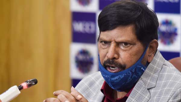 Eknath Shinde should get Shiv Sena’s bow and arrow symbol: Athawale