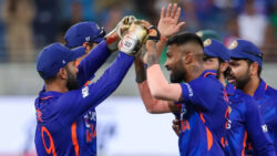 Asia Cup Live: India pacers wreak havoc, Pakistan in trouble