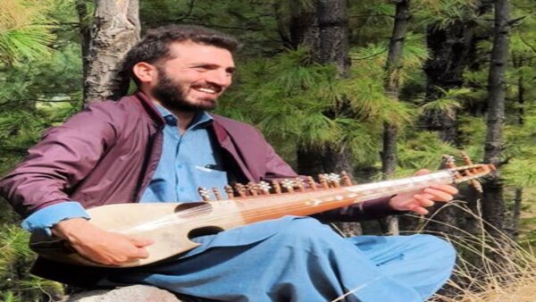 'Jana Gana Mana' on the Rabab: Pakistani musician's gift to India is winning hearts