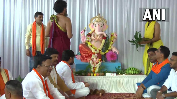 Ganesh Chaturthi 2022: Idol placed at Hubbali's Idgah Maidan after Karnataka HC nod for Puja