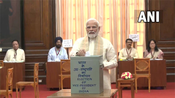 Vice-Presidental Poll 2022: PM Modi casts his vote at Parliament House