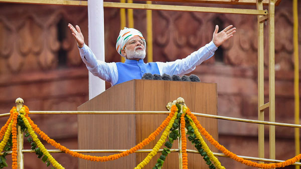 PM Modi ditches Teleprompter for nearly 82-minute Independence Day speech