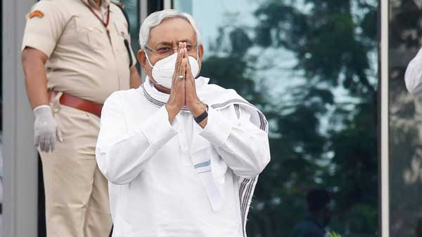 With support of 160 MLAs, Nitish Kumar stakes claim to form government in Bihar 'AGAIN'