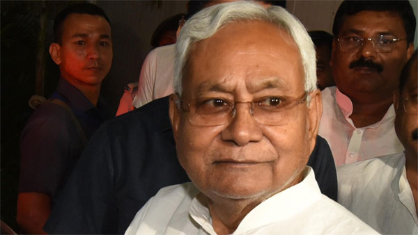 ‘Paltu Ram’ to ‘Kursi Kumar’ to ‘saanp’: A few jibes that Lalu and Tejashwi had taken at Nitish Kumar