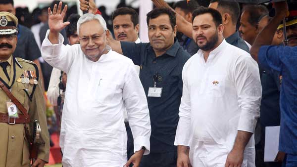 Nitish Kumar to expand his cabinet today; 16 ministers from RJD, 11 from JD(U) to be inducted