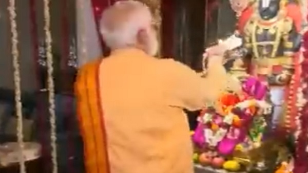 Watch: PM Modi performs 'aarti' at Piyush Goyal's residence on Ganesh Chaturthi