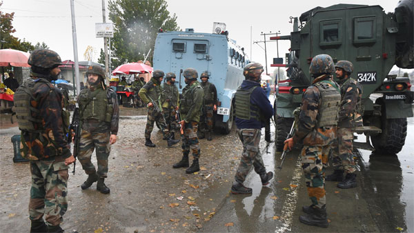 Kashmir cops bust terrorist hideout, recover arms and ammunition