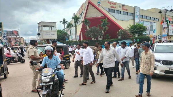 Savarkar-Tipu poster row in Shivamogga: 10 points