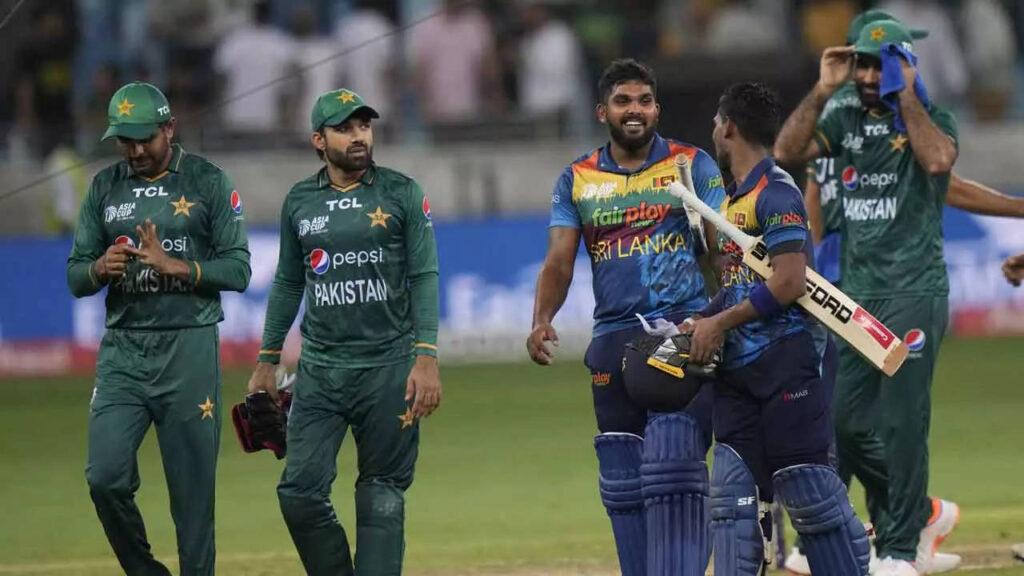 We are confident of doing well in Asia Cup final: Pak coach Saqlain