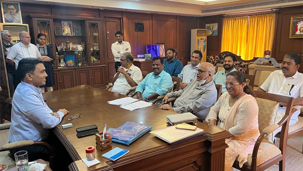 Goa: 8 Congress MLAs, including former CM Kamat, to join BJP today