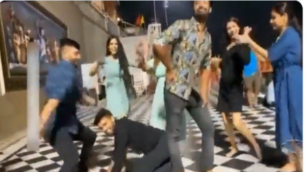 Video of group dancing and twerking to 'Kala Chasma' at Haridwar temple goes viral, netizens demand action