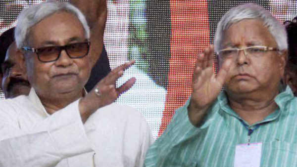 Nitish, Lalu to meet Sonia Gandhi at 6 pm