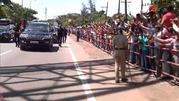 PM Modi holds roadshow in Mangaluru | VIDEO