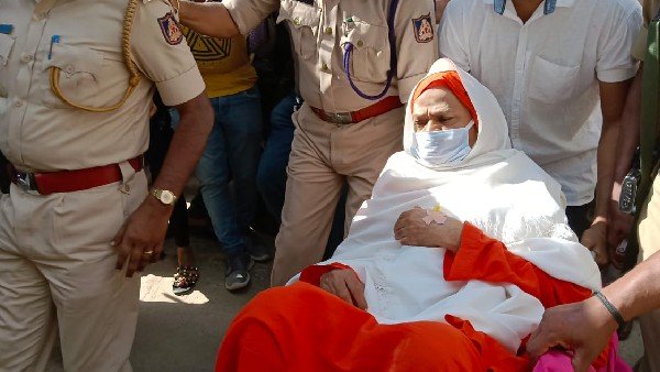 Karnataka: Murugha mutt seer sent to 4-day police custody in sexual abuse case