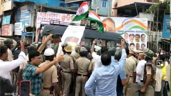 Karnataka: In Veer Savarkar flex case, police arrest two, find burnt Tricolour