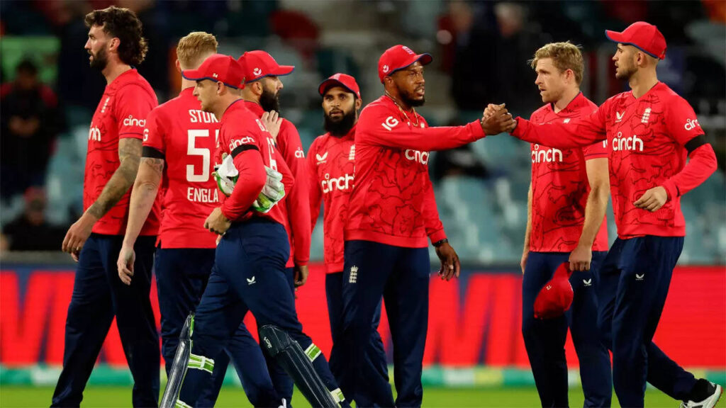 2nd T20I: England beat Australia by eight runs to seal series