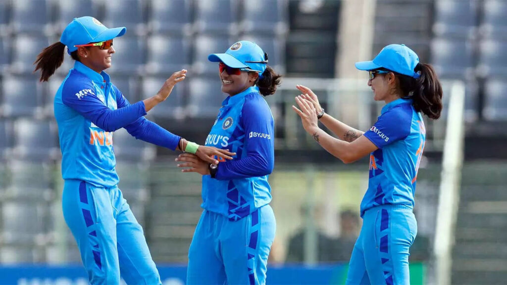 We should give credit to bowlers and fielders: Harmanpreet Kaur