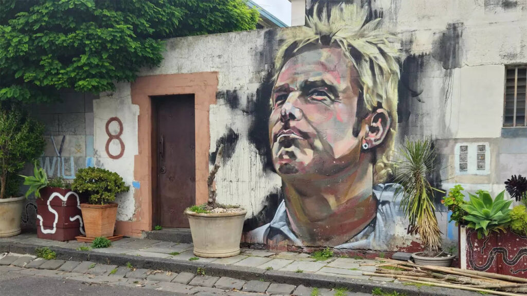 Shane Warne lives on in every nook, corner and turn in Melbourne