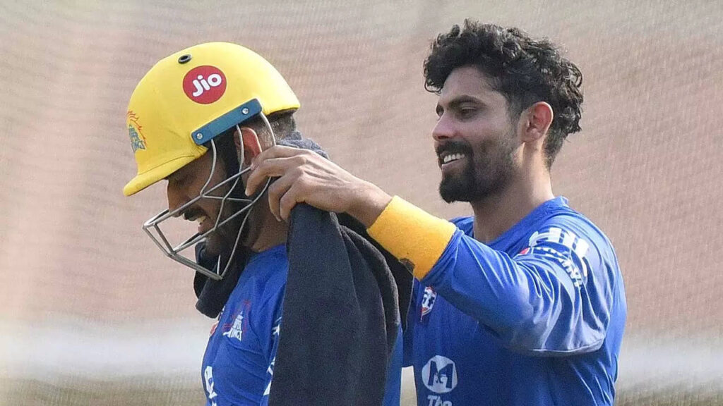 'RESTART': Jadeja shares photo with Dhoni after being retained by CSK