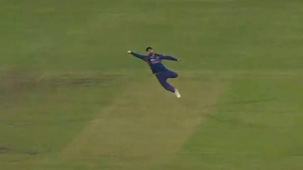 Watch: Kohli plucks one-handed stunner to dismiss Shakib