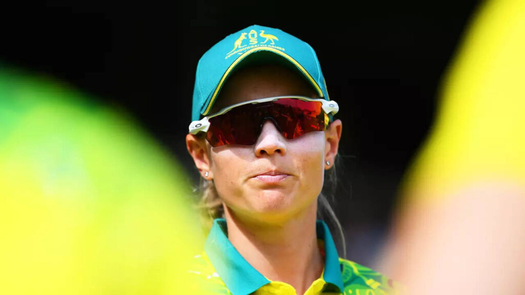 Lanning back to lead Australia women, ending indefinite break