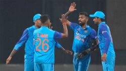 'Even if you get hit, it's fine': Hardik Pandya to Shivam Mavi